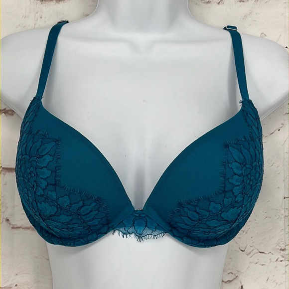 VS “Very Sexy Push Up”, Size 34D - Picture 2 of 6